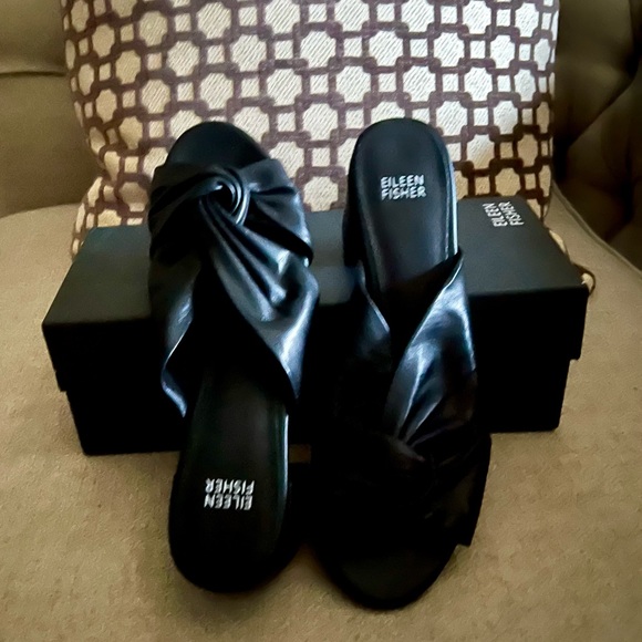 Eileen Fisher Vow Black Leather Sandals Size 9.5/10 - Picture 1 of 7